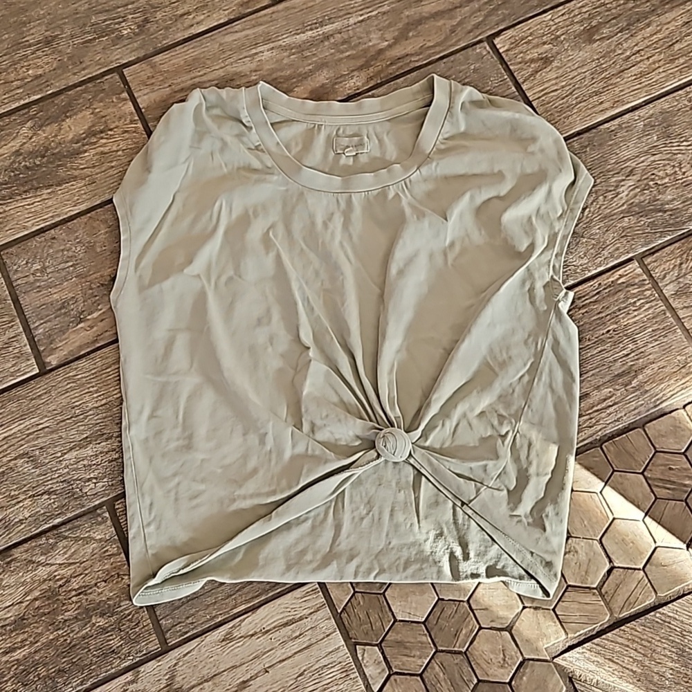 Thread & Supply tshirt size large